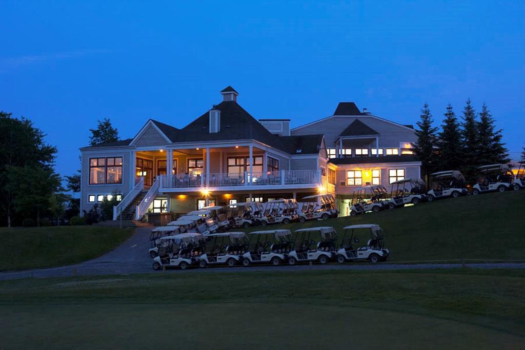 Manoir Des Sables Hotel & Golf Magog Eksteriør billede